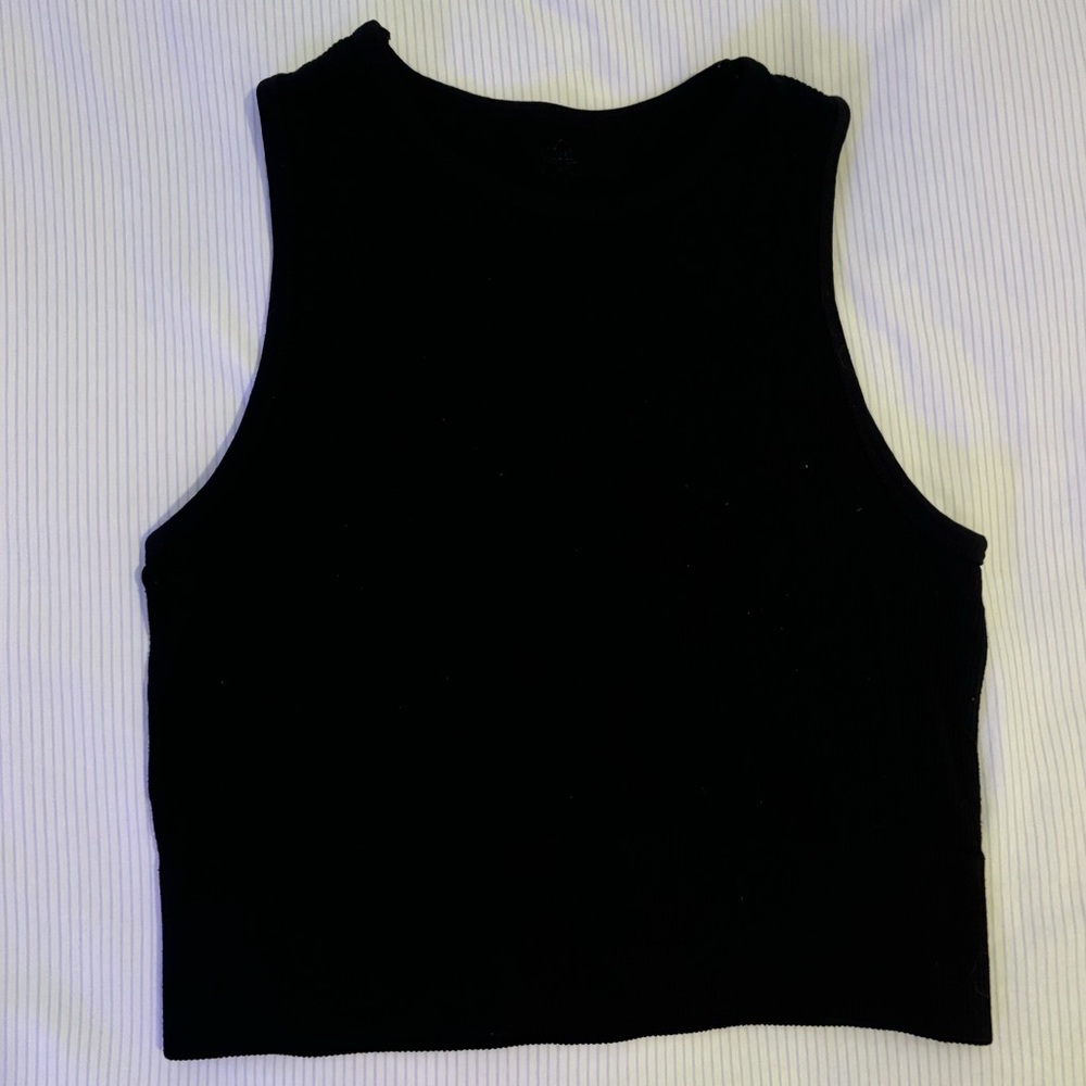 tight crop top